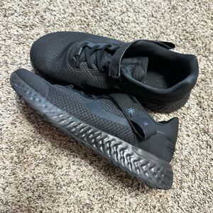 Nike Revolution 6 FlyEase